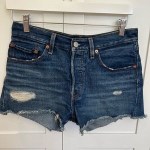 LEVIS DARK WASH JEAN SHORTS